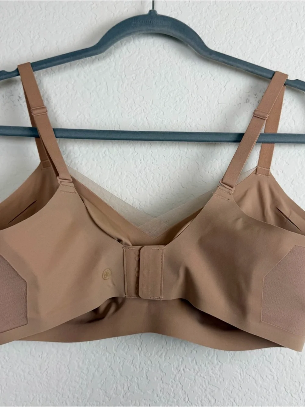 Honeylove CrossOver Wireless
Beige Brown Bra - Picture 4 of 6